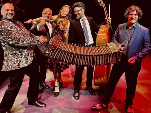 PAYADORA TANGO ENSEMBLE: “TANGOMANIA!”
